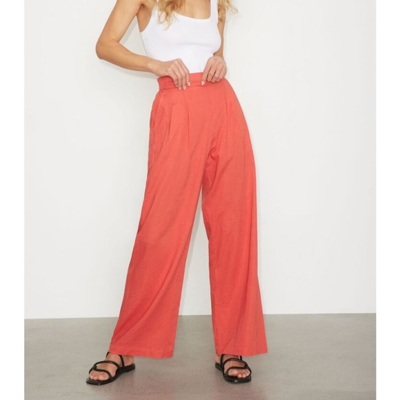 Dynamite Heidi Wide Leg Linen Pull-On Pants in pink - Picture 2 of 9